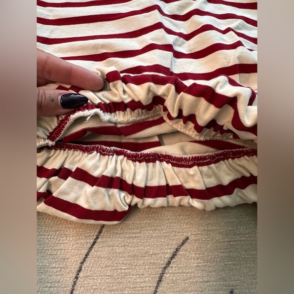 Zara Cropped Long Sleeve Cinched Bottom Top. Red/white stripes. Size large - Picture 2 of 6